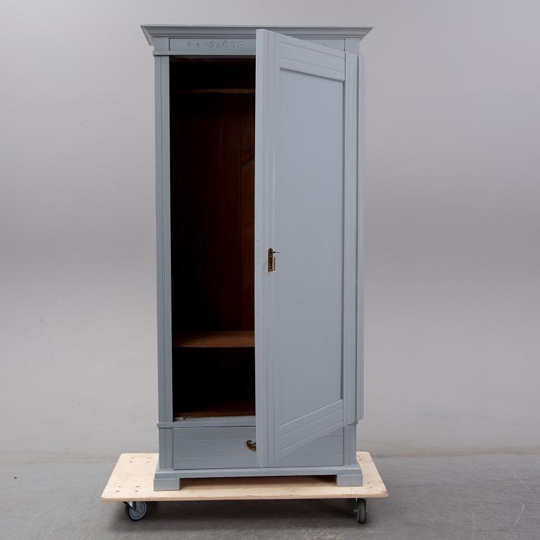 A Jugend clothing cabinet, early 20th century.