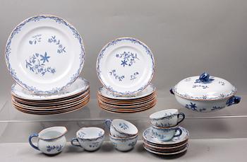 MATSERVIS, 32 delar, fältspat/flintgods, "Ostindia", Rörstrand.