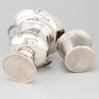 A silver plated wine cooler from Cooper Brothers & Sons Ltd, Sheffield, England, second half of the 20th Century.