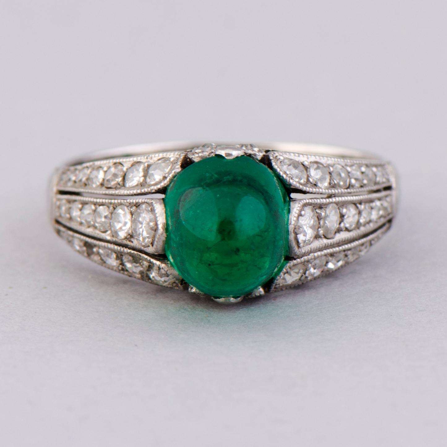 RING, cabochonslipad smaragd, gammalslipade diamanter.  Alexander Tillander, St Petersburg 1855-1918.