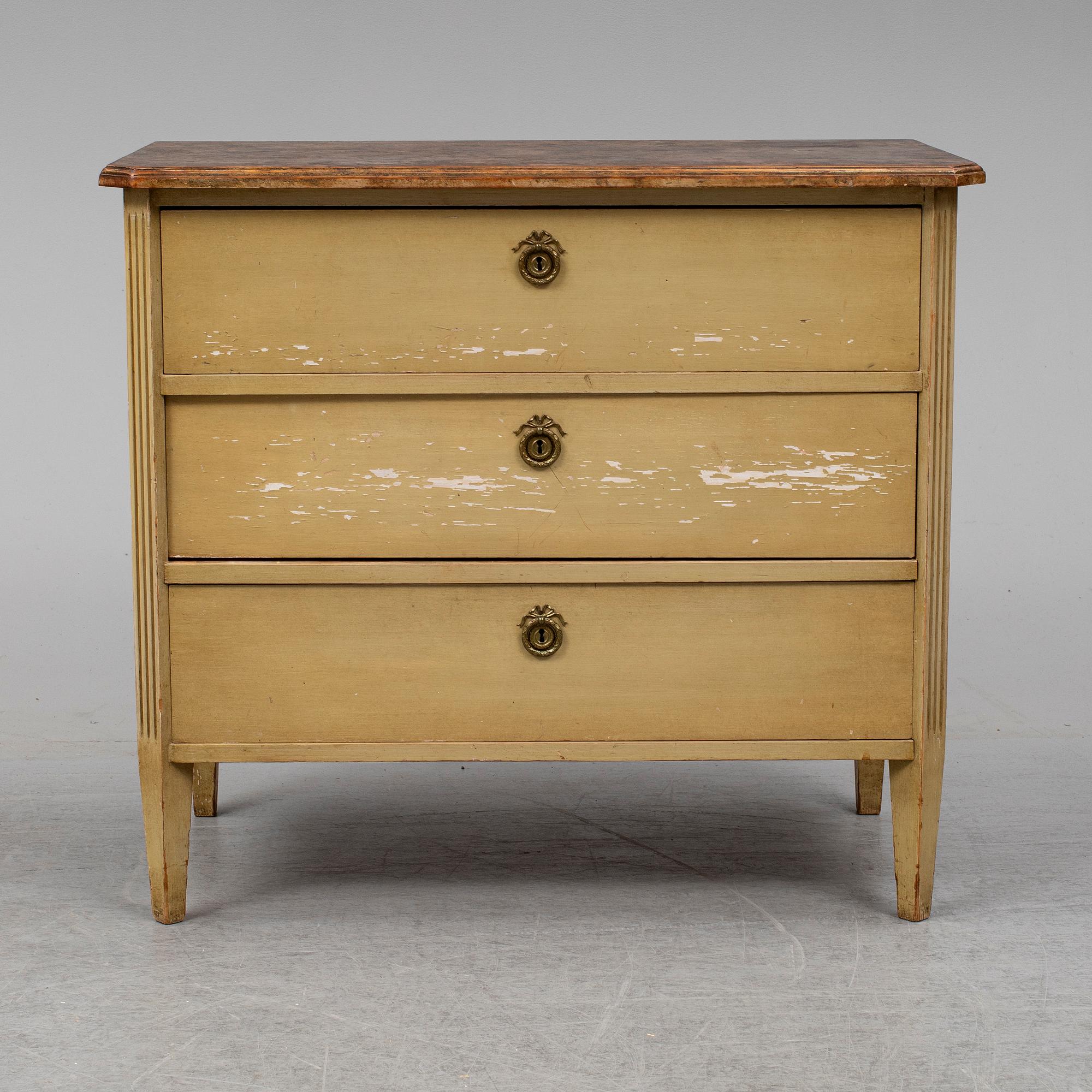 A first half of the 20th Century Gustavian style chest of drawers.