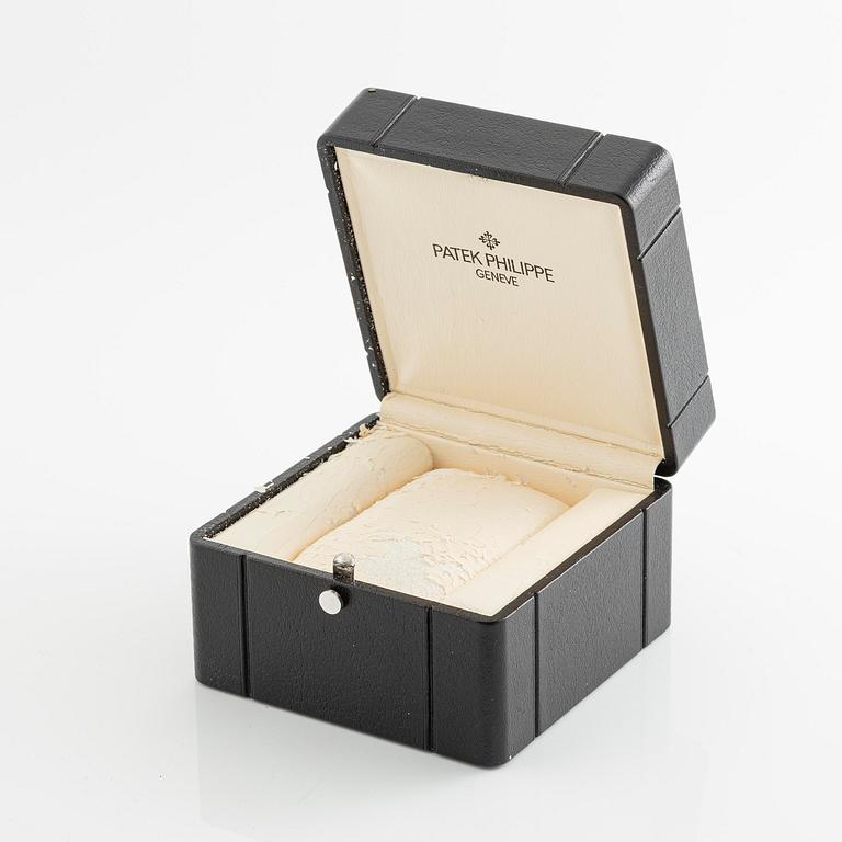 Patek Philippe, Aquanaut, "First generation", "Solid case back", "Nautilus-signed clasp", ca 1997.