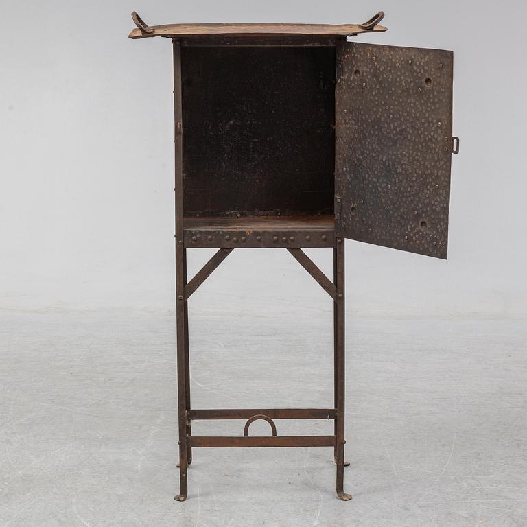 SKÅP, järnsmide, tidigt 1900-tal.