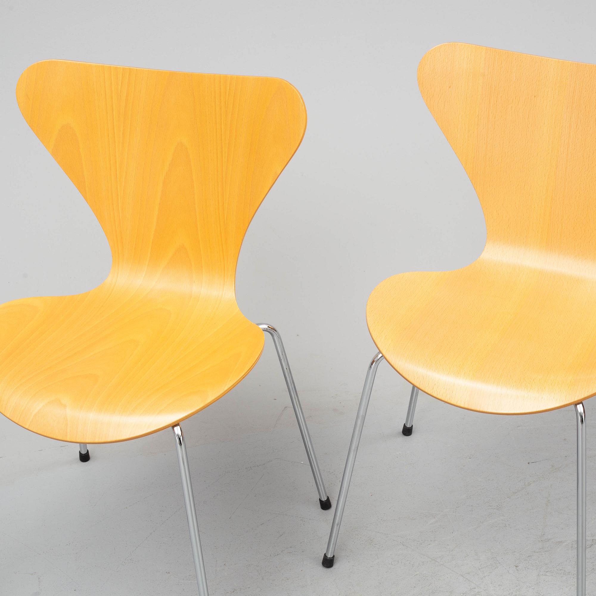 ARNE JACOBSEN, four Series 7 chairs from Fritz Hansen, Denmark, 1996-8.