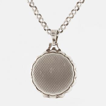 Medallion with photo compartment, with chain, silver.