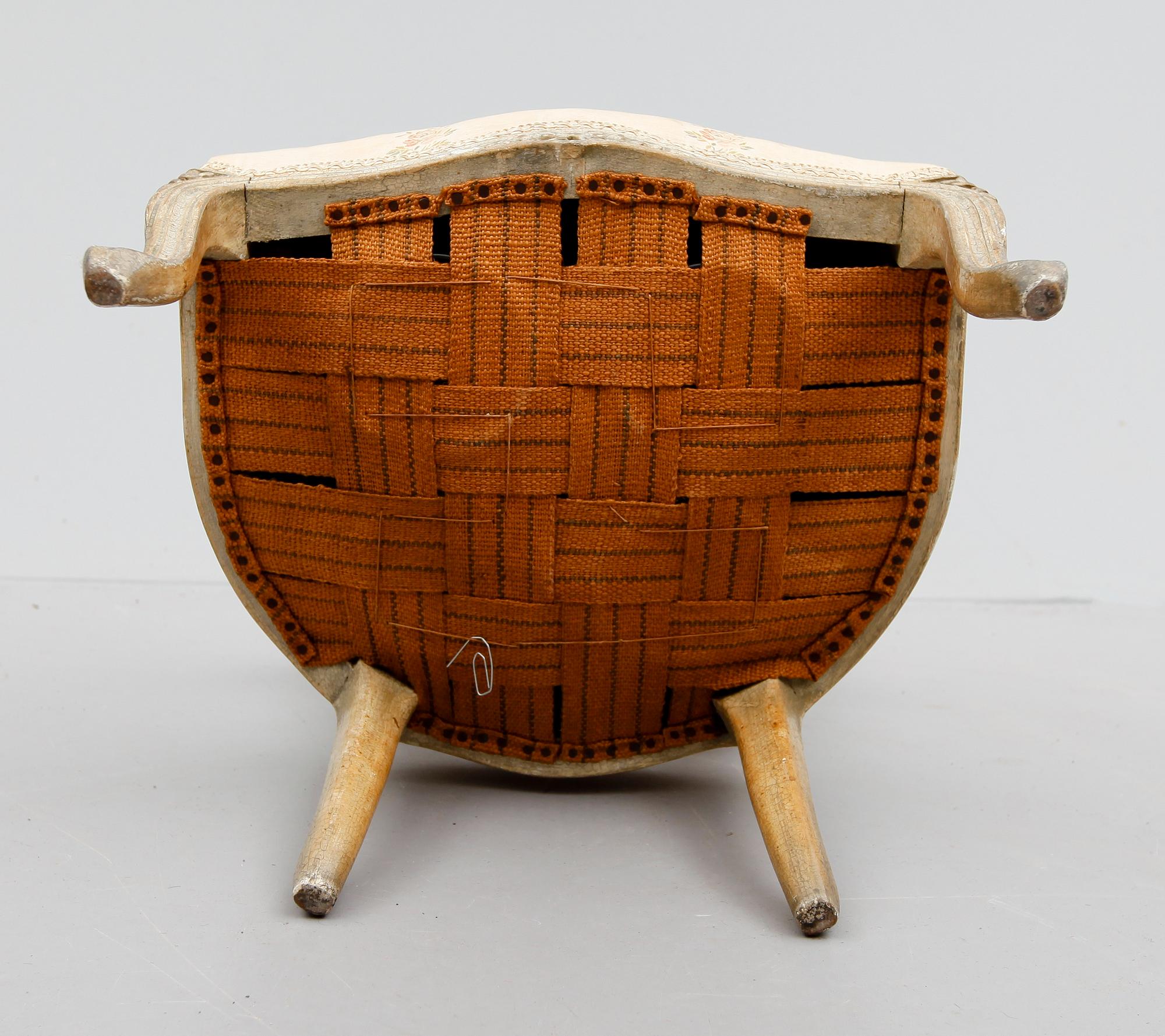 BARNSTOL, rokokostil, 1900-talets mitt.