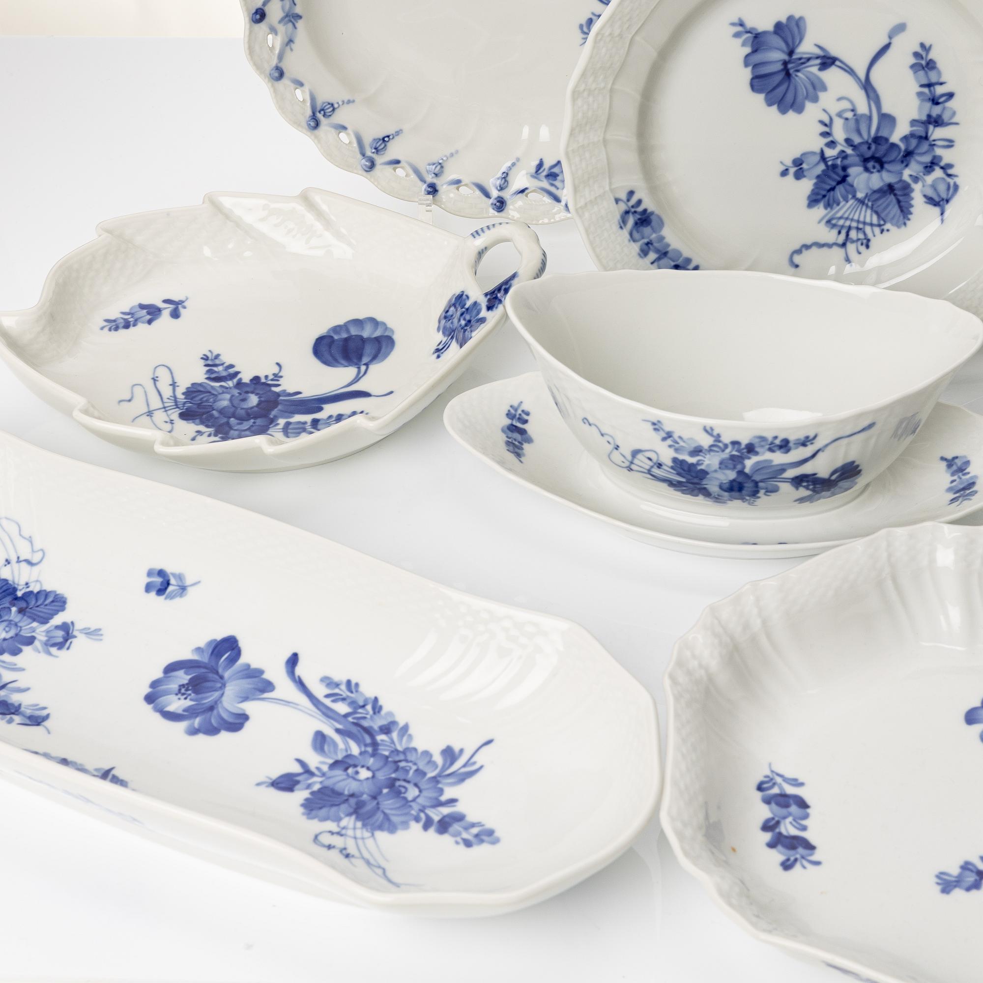 Royal Copenhagen, dinner service, 37 pieces, "Blue Flower", Denmark.
