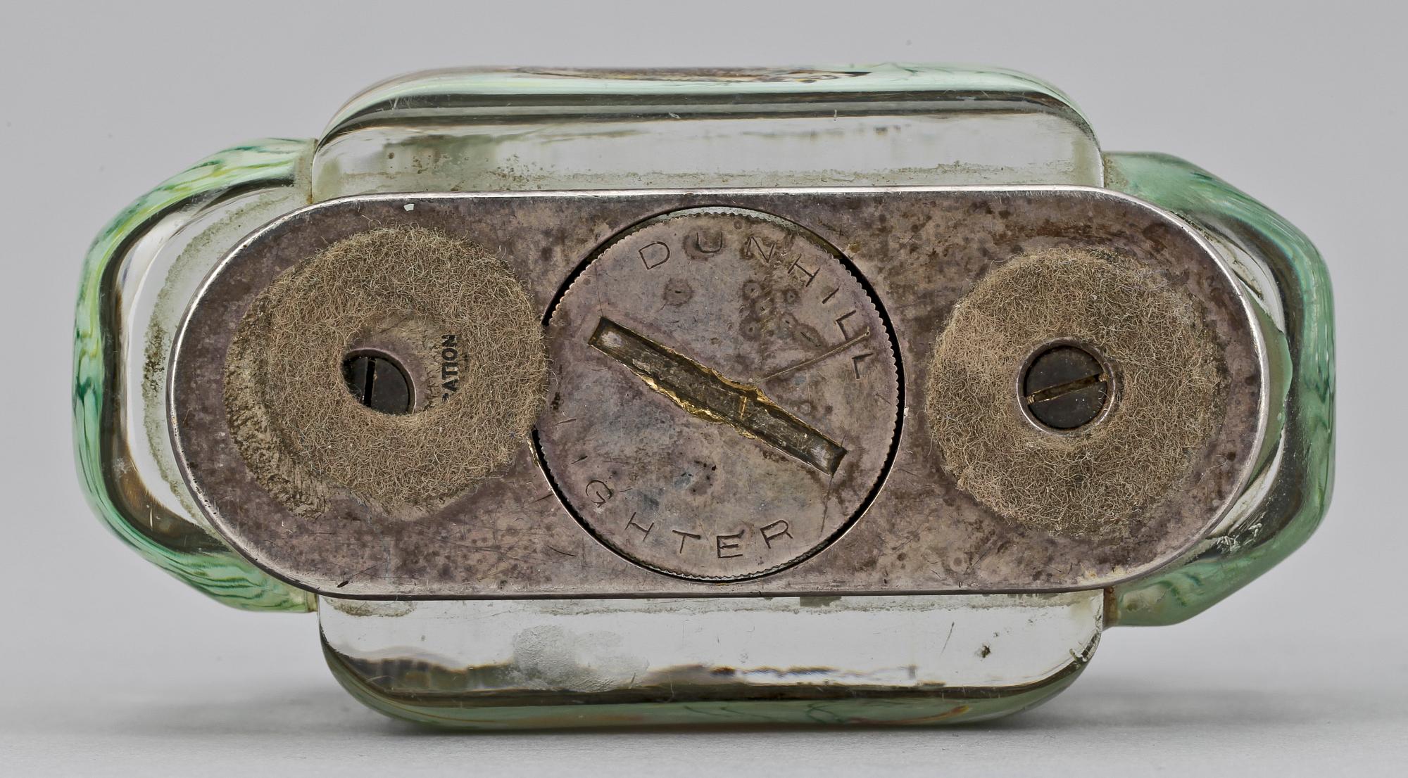 TÄNDARE, plast samt metall Dunhill, 1900-talets mitt.