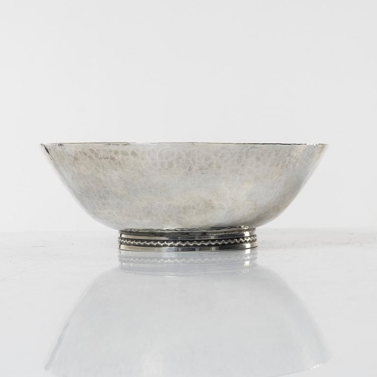 Eric Löfman, Bowl, silver, MEMA, 2002.
