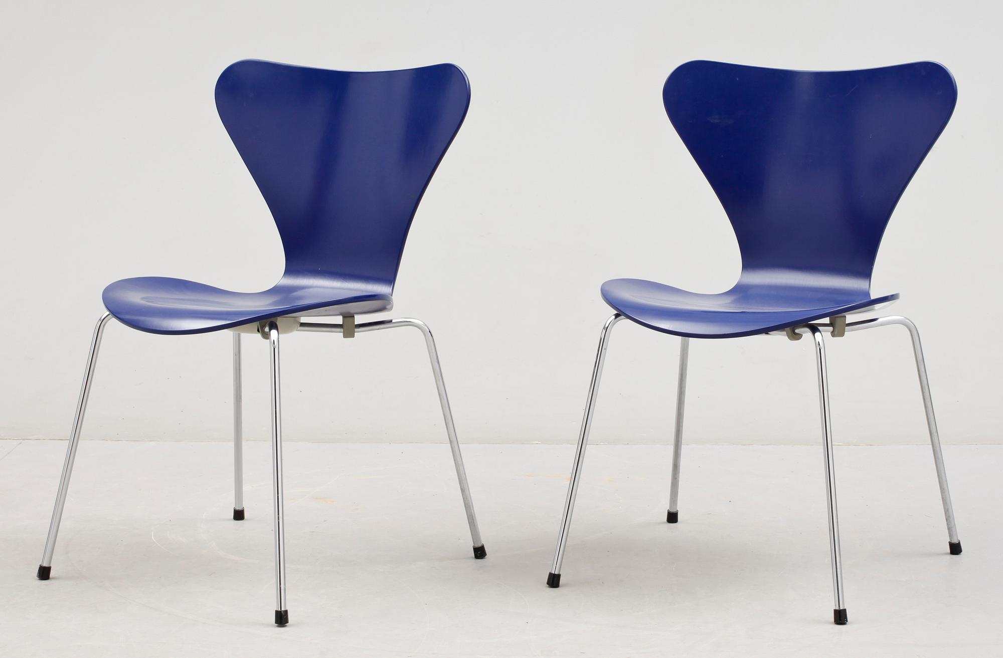 STOLAR, ett par, "Sjuan", Arne Jacobsen, Fritz Hansen, 1991.