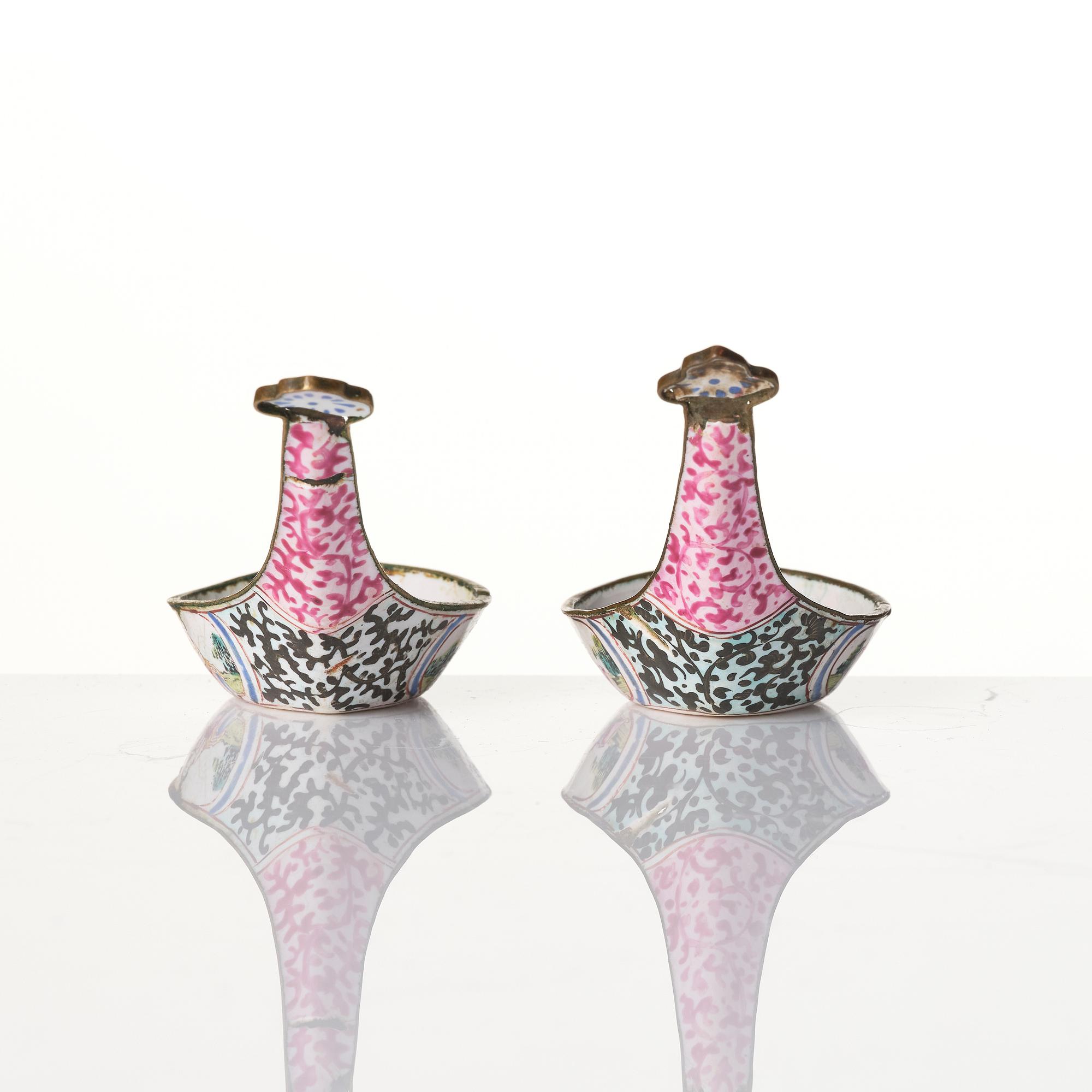 Two Chinese famille rose porcelain dishes and a censer, a pair of enamel spoons, Qing dynasty.