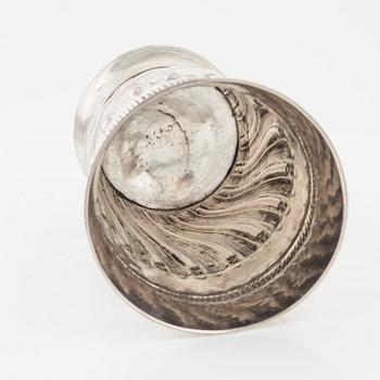 A British silver beaker, unclear makers mark, London 1821.