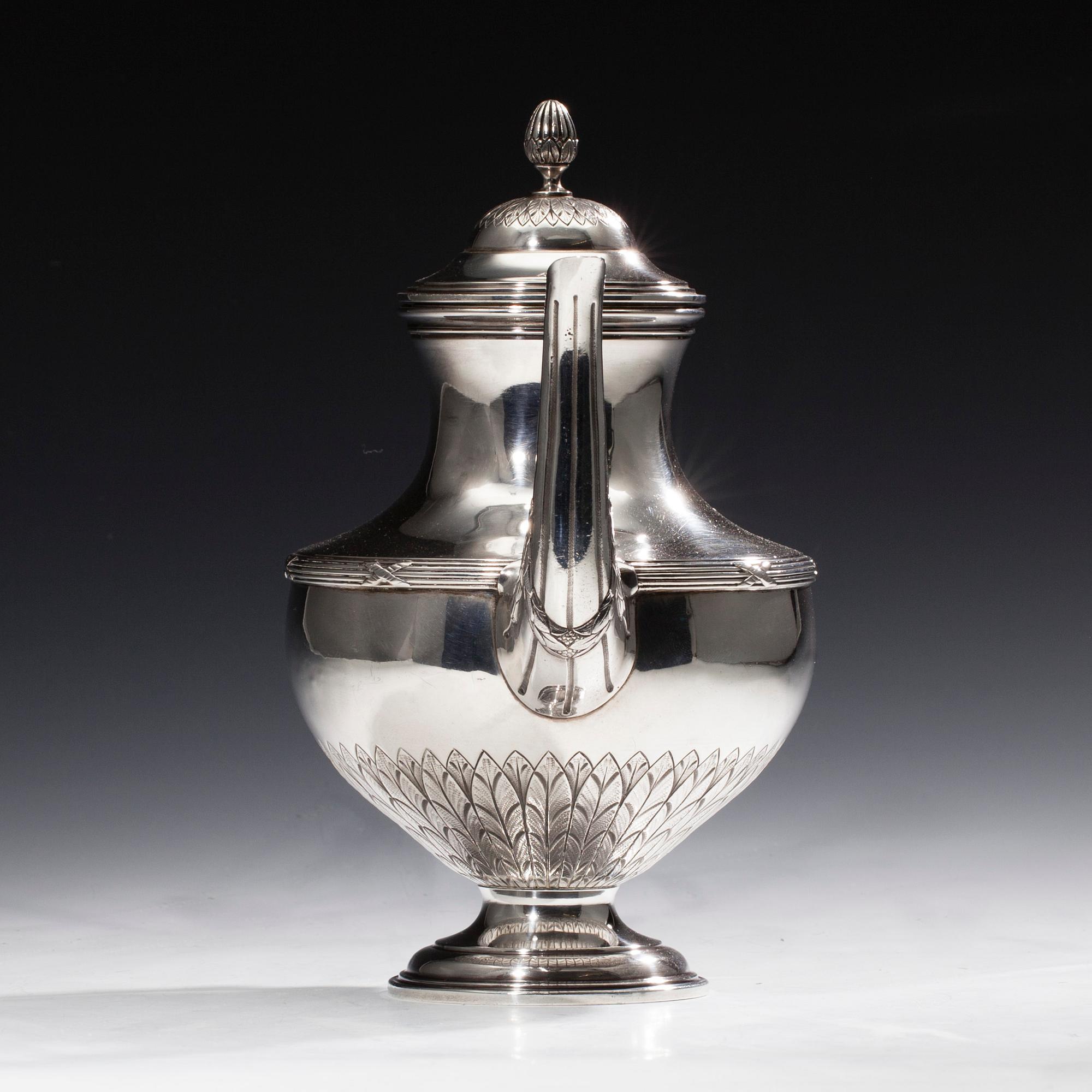 KAFFEKANNA, silver, Frankrike 1800-talets slut. Total vikt ca 610 g.