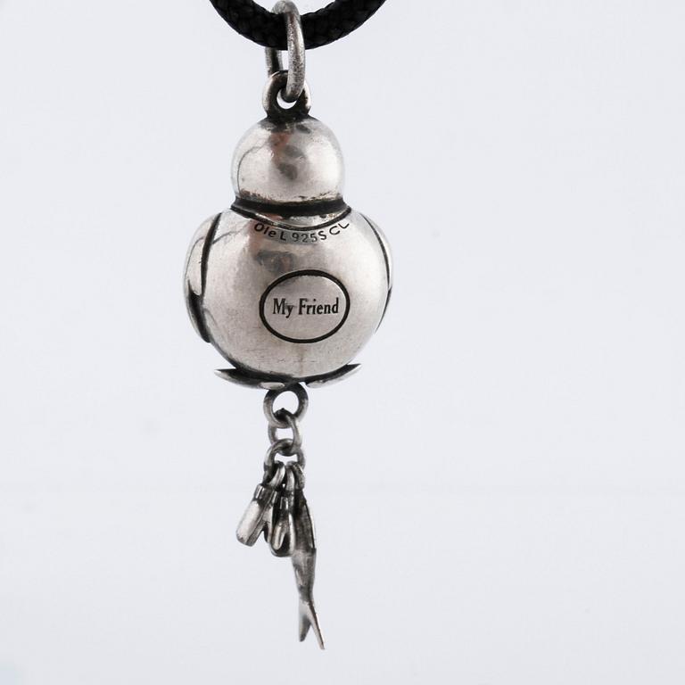 A pendant, "My friend" by Ole Lynggaard.