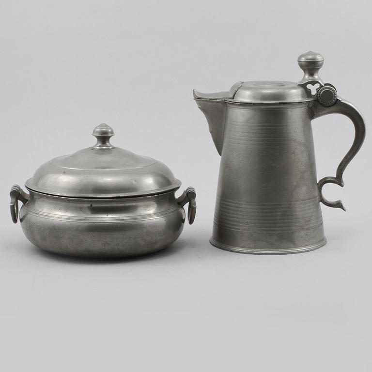 GRÖTSKÅL OCH STOP, tenn, Sven Ekström, Norrköping, 1836 respektive Pehr Johan Mattsson, Mariestad, 1830.