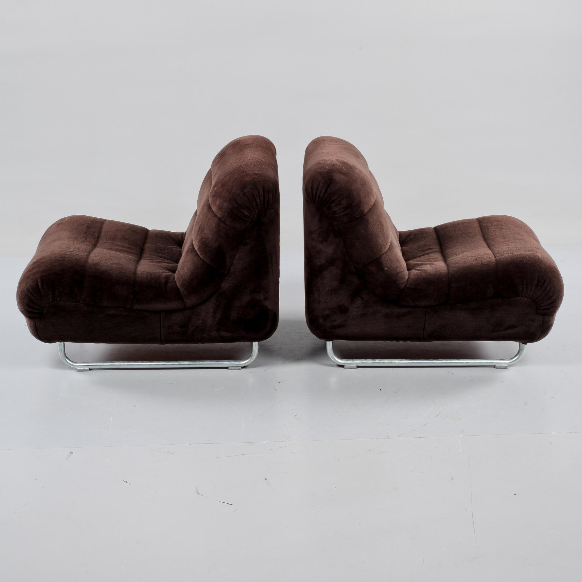 FÅTÖLJER, ett par, 1970-tal.