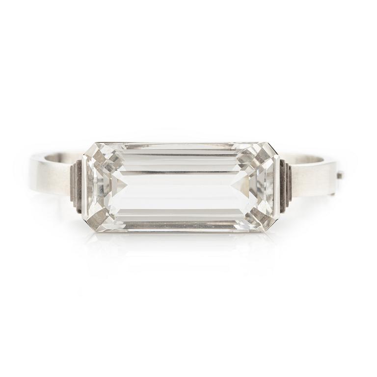 Wiwen Nilsson, armring, silver med stor bergkristall, Lund 1964.