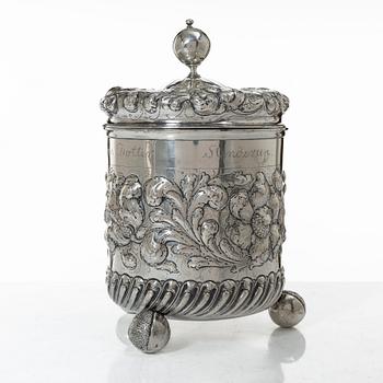 A 19th/20th century silver beaker and cover. Barock style.
