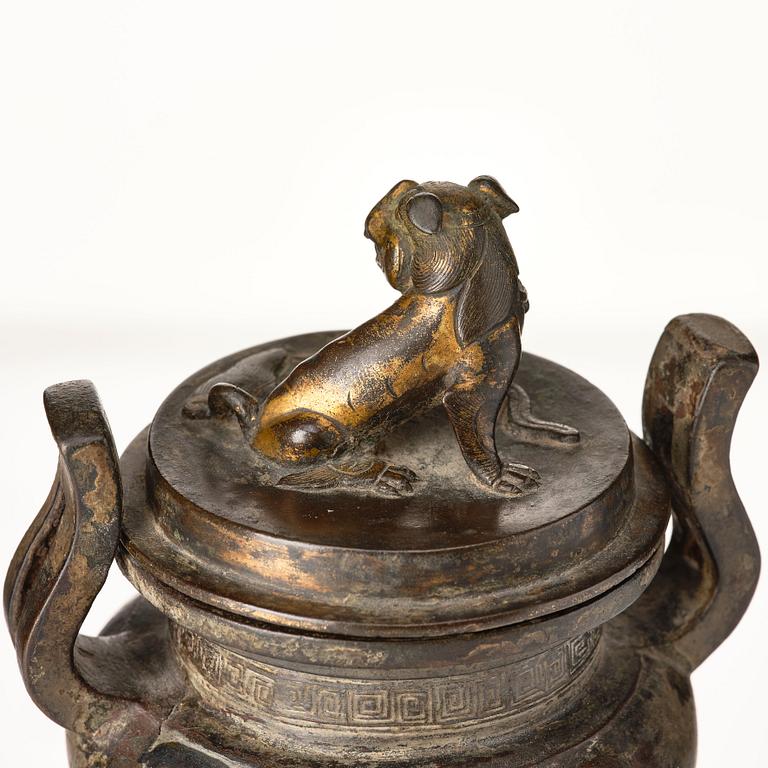 A tripod bronze censer, Ming dynasty (1368-1644).