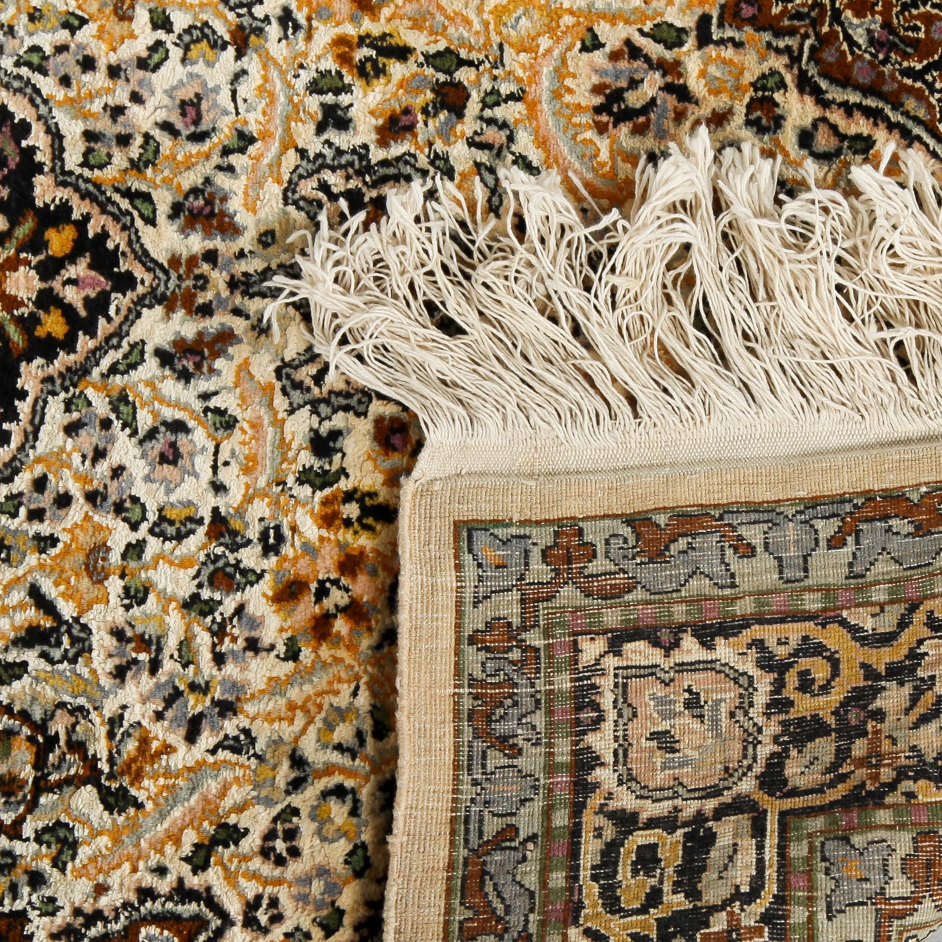MATTA, orientalisk, silkesinslag, old, 147 x 91 cm.