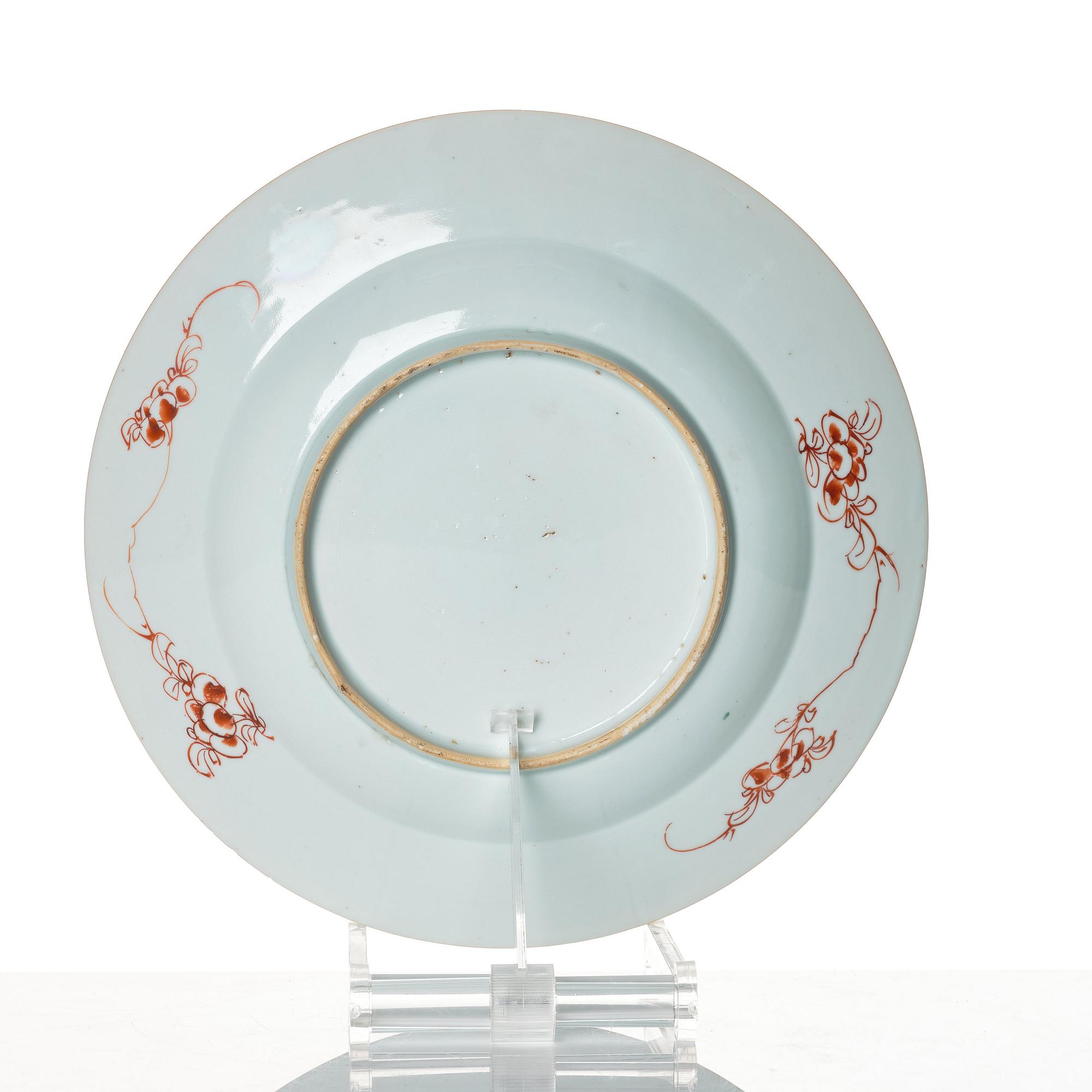 A famille verte dish, Qing dynasty, Kangxi (1662-1722).