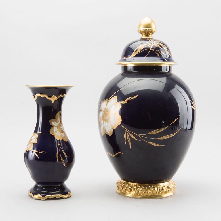 VAS OCH URNA med LOCK, porslin, Rosenthal. 1900-tal.