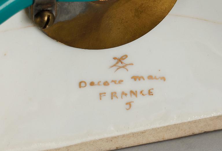 BORDSLAMPOR, ett par, porslin, Frankrike, 1900-talets början.