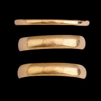 RINGAR, 3 st, 20 k guld, 1900-talets andra hälft. Vikt ca 14 gram.