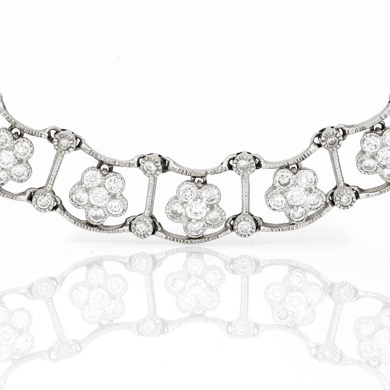 HALSBAND, med briljantslipade diamanter, totalt ca 6,58 ct.