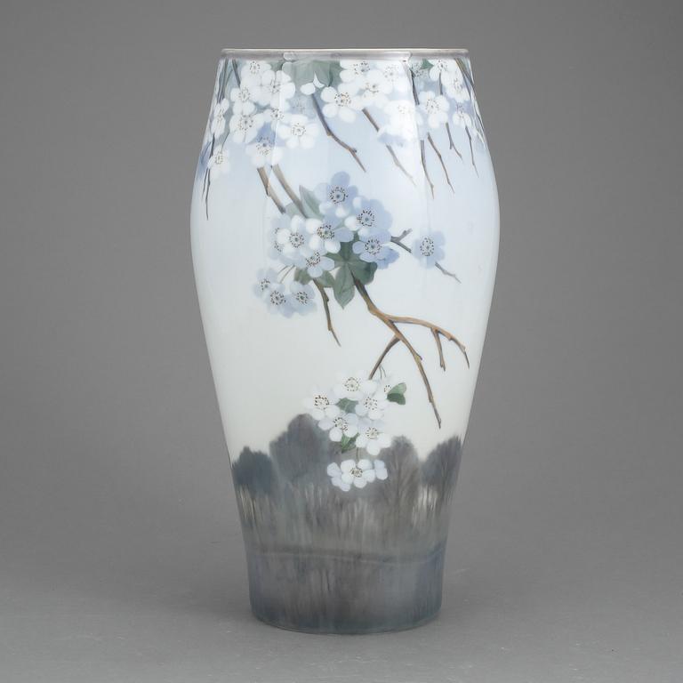 VAS, porslin, Royal Copenhagen, 1900-tal.
