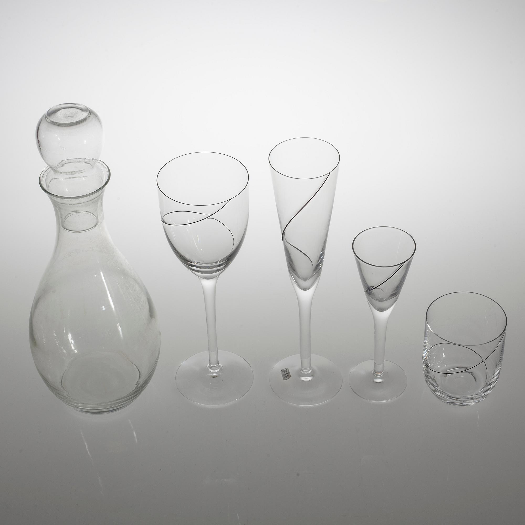 ANNA EHRNER, 48 delar, glas, "Line", Kosta Boda, 1900-talets slut.