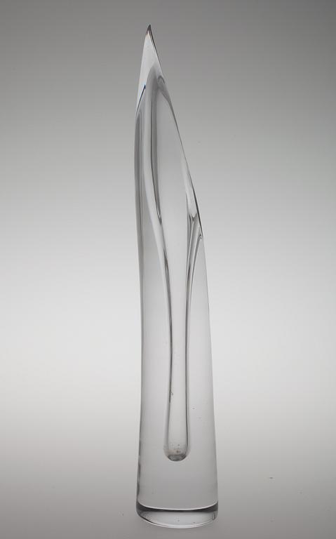 Aimo Okkolin, A GLASS SCULPTURE.