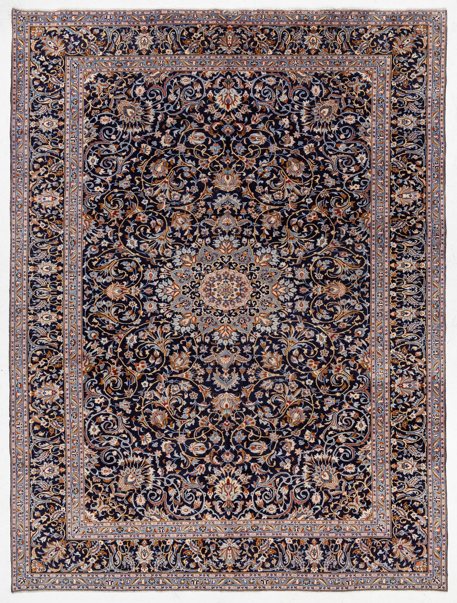 Matta, Keshan, ca 415 x 315 cm.