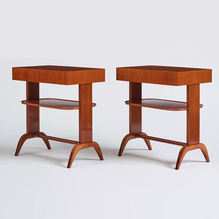 Nordiska Kompaniet, a pair of Swedish Modern "Anette" bedside tables, Sweden 1944.