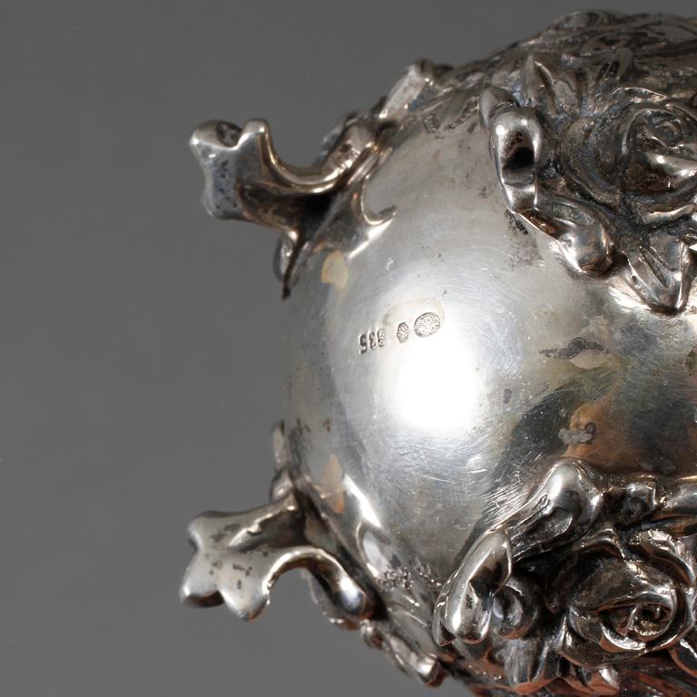 GRÄDDKANNA samt SOCKERSKÅL, silver, rokokostil, vikt ca 140 gram.