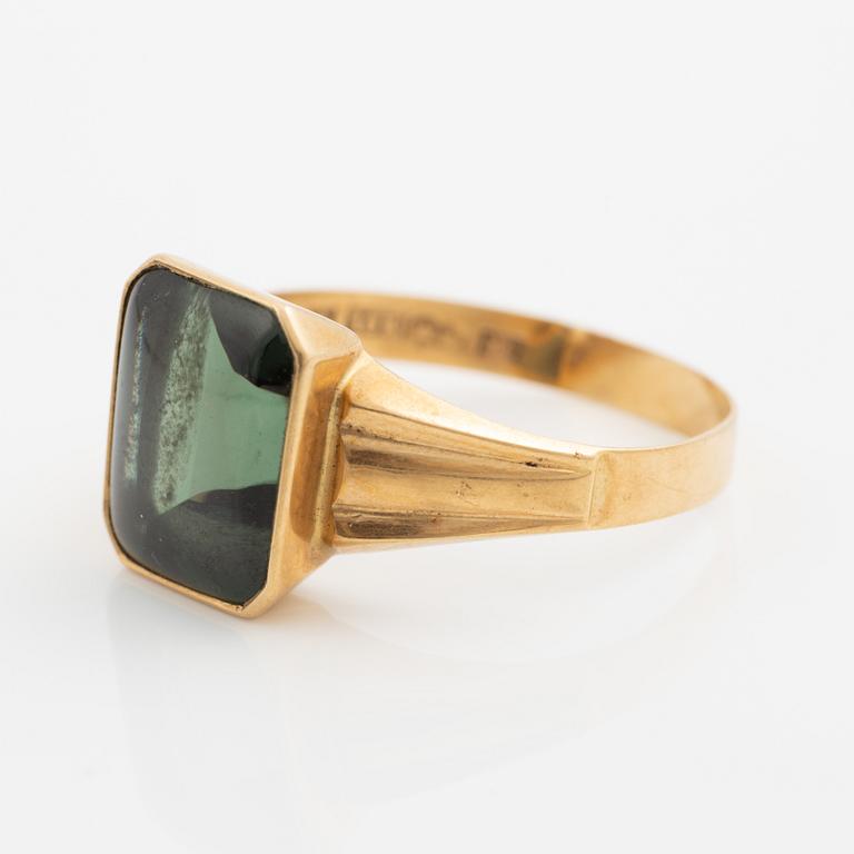 Ring 18K guld med syntetisk grön spinell.