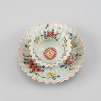 A famille rose cup with stand, Qing dynasty, Yongzheng (1723-35).