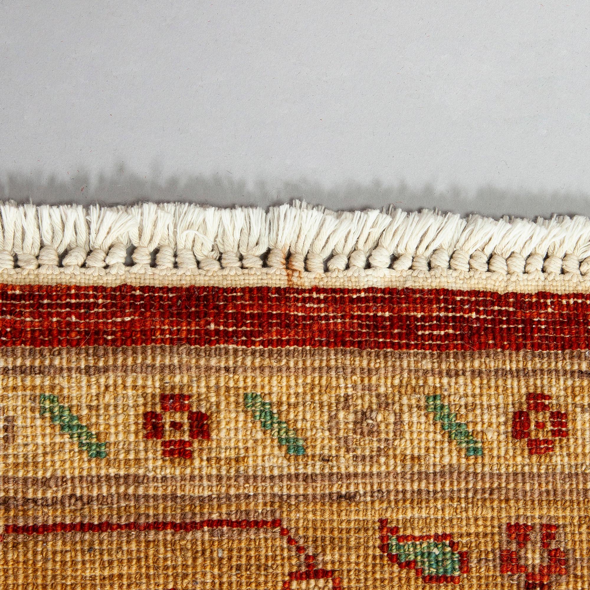 Carpet, oriental, approx. 250 x 175 cm.