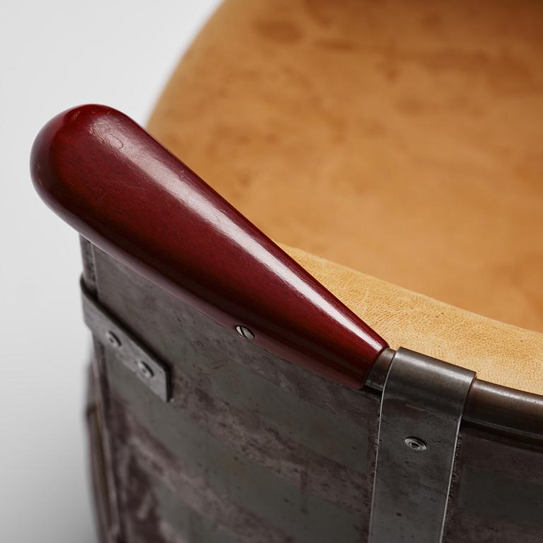 Mats Theselius, an "Älgskinnsfåtöljen" armchair, ed. 237/360, Källemo, Värnamo, post 1991.
