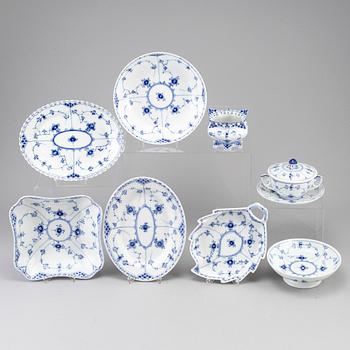 A dinner and coffee service from Royal Copenhagen, ca 100 pieces (third).