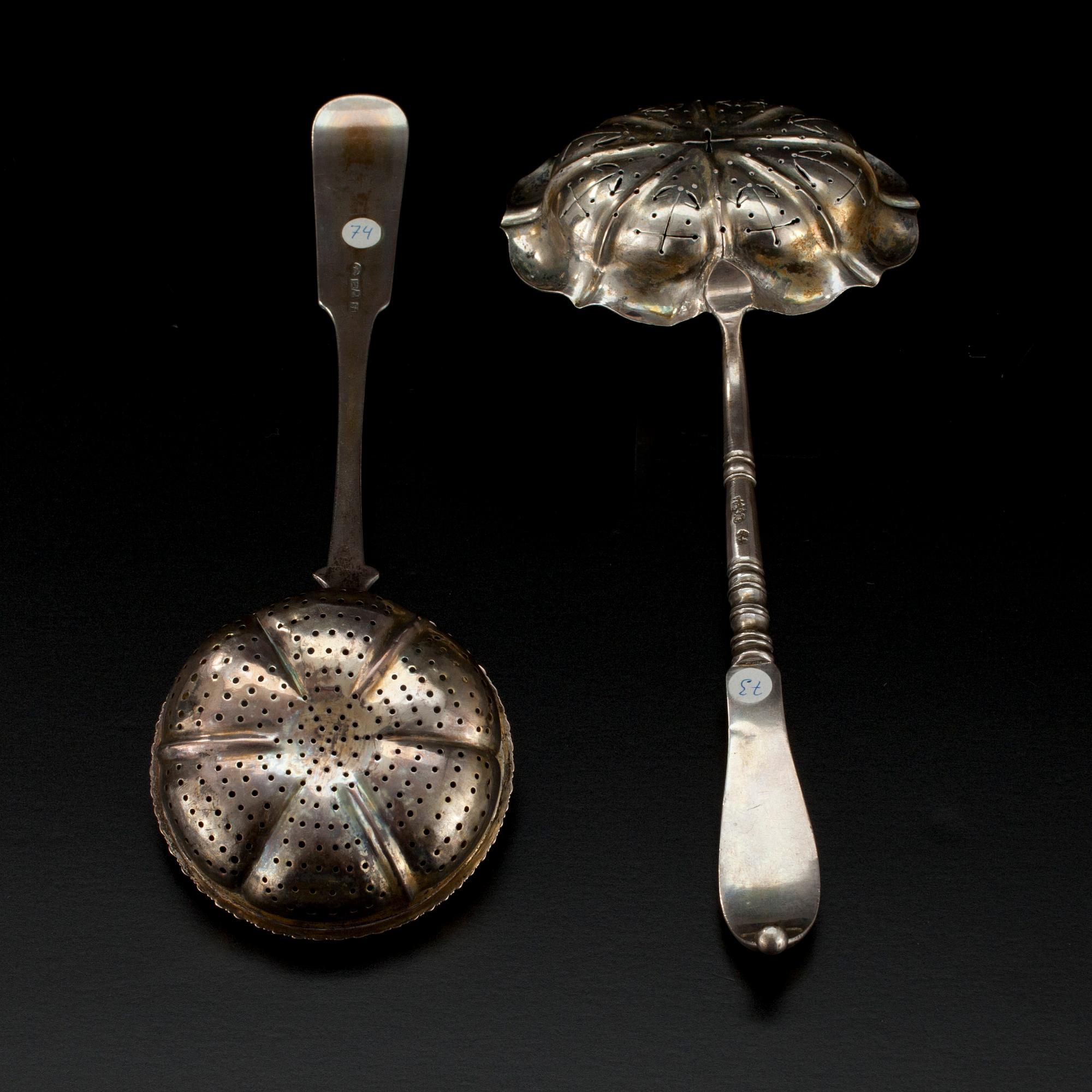 STRÖSKEDAR, 2 st, silver. Finland medlet av 1800-talet. Vikt 108 g.