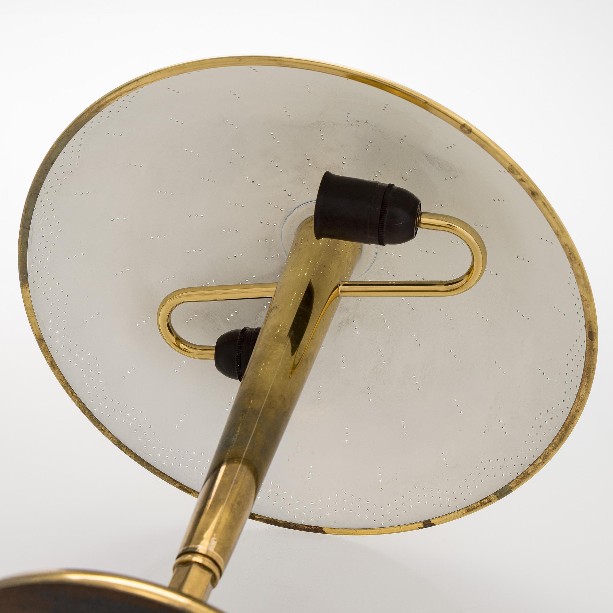 Paavo Tynell, A mid-20th century '5061' table lamp for Taito Finland.