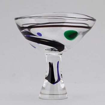 VICKE LINDSTRAND, an 'Abstracta' glass bowl from Kosta, 1950's.
