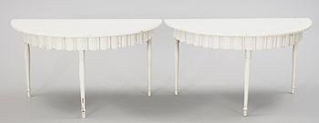 MÅNBORD, ett par, 1800-talets slut.