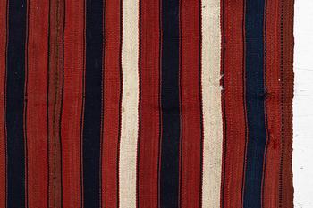 Matta, slätväv, Anatolien, ca 350 x 100 cm.