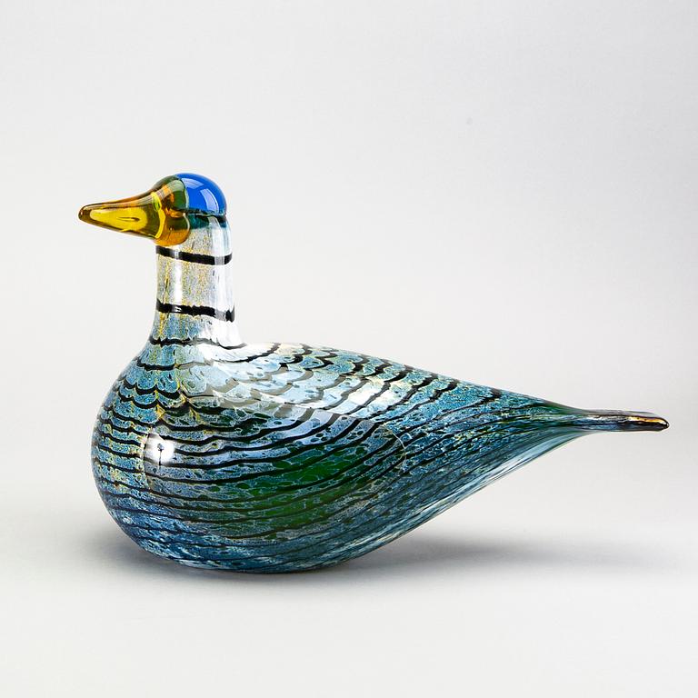 Oiva Toikka,  glass sculpture signed and numbered 852/2000 Nuutajärvi Finland.