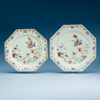 1541. A set of four famille rose serving dishes, Qing dynasty, Qianlong (1736-95).