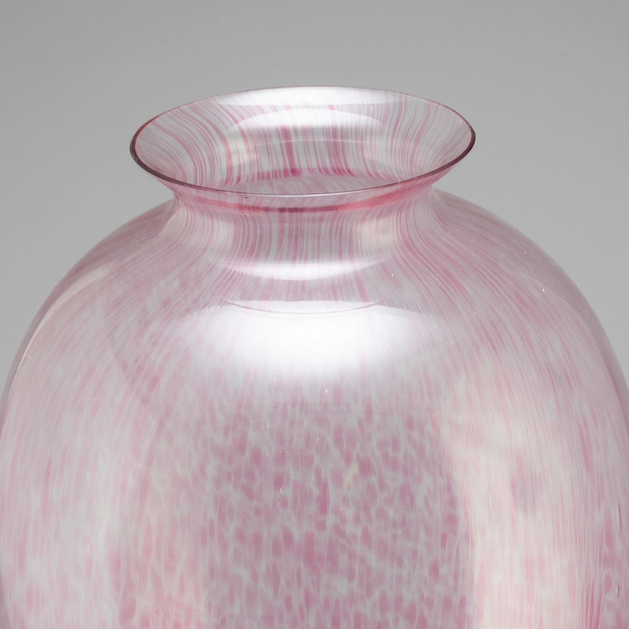 A glass vase by Lars Sestervik, Lindshammar, signed and dated 90.