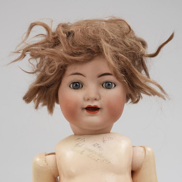 a Simon & Halbig "126" porcelain doll, Germany ca 1914.
