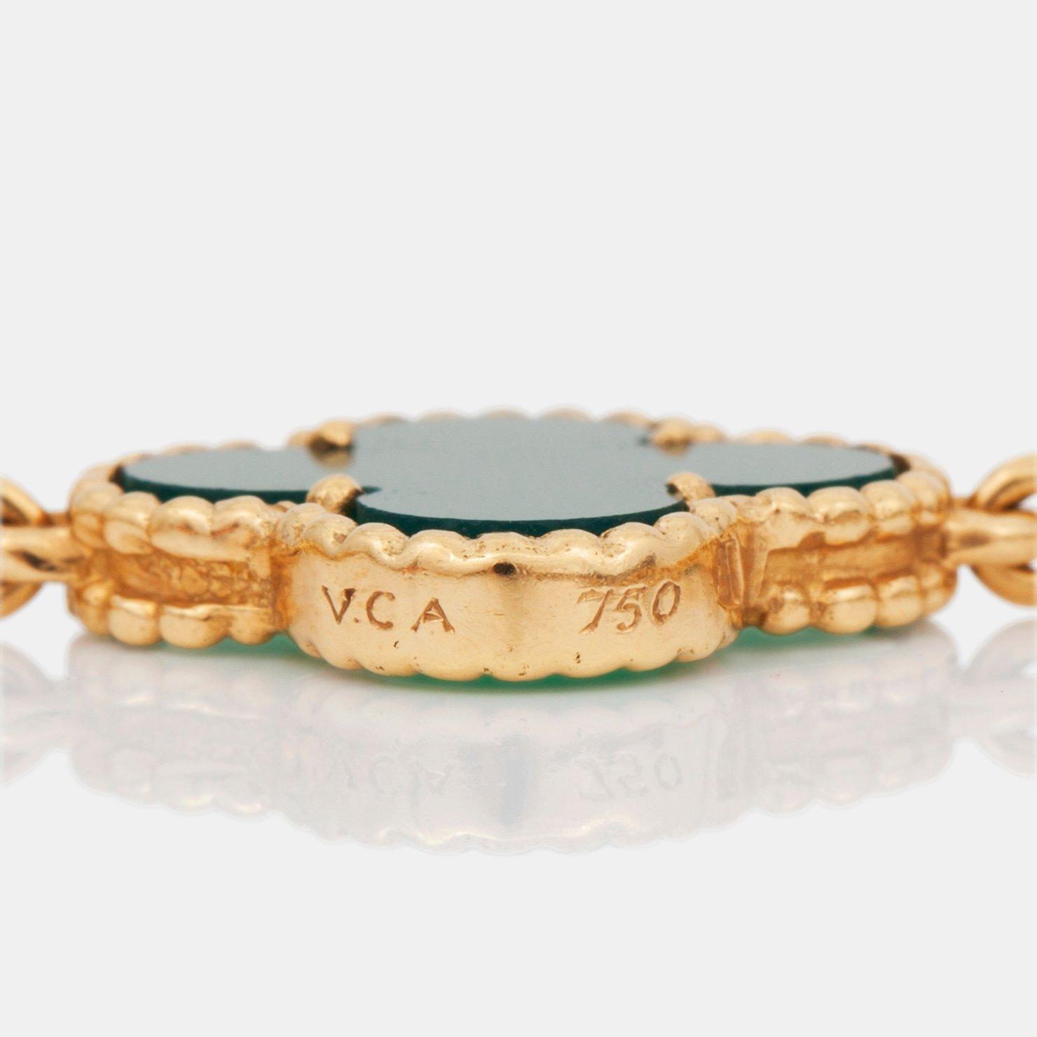 COLLIER, Van Cleef & Arpels, "Alhambra" med 20 st klövermotiv i grön kalcedon.